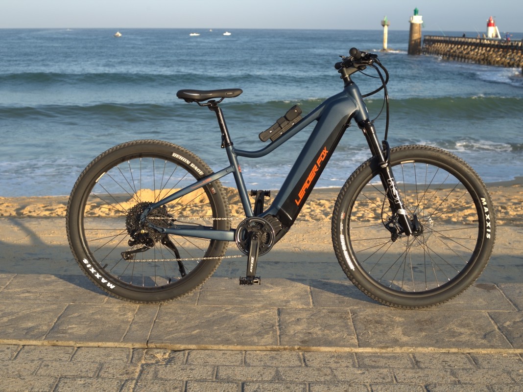 FOX LEADEAR MOUNTAIN BIKE